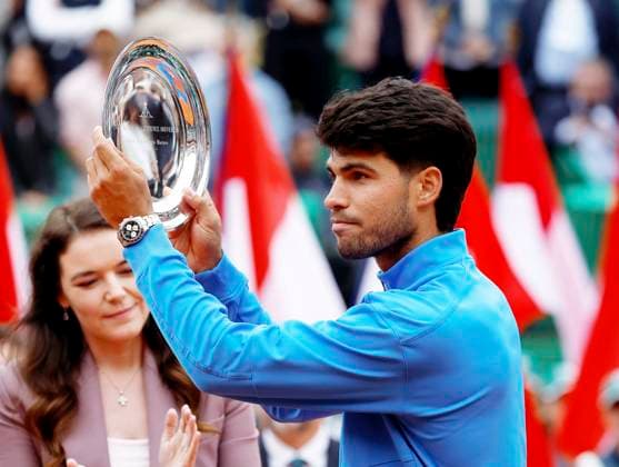 Rolex Monte-Carlo Masters PHOTOPQR NICE MATIN Dylan Meiffret ; Roquebrune Cap-Martin ; 12 04 2026 ; 119e edition du Rolex Monte-Carlo Masters de Tennis. Matchs du 8e jour. ICI : Finale du simple, Jannik Sinner remporte le trophe face a Carlos Alcaraz ICI : Carlos Alcaraz souleve le plateau du finaliste Roquebrune Cap-Martin France  Copyright: xPHOTOPQR NICExMATIN MAXPPPxDylanxMeiffretx 20260412NIM0858 20260412NIM0858