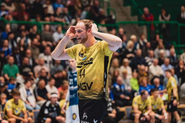 Lenny Rubin TVB Stuttgart, 44 touches his head Bergischer HC vs TVB Stuttgart, Handball, Daikin 1 HBL, 28 Matchday, Season 2025 26, 12 04 2026, Bergischer HC vs TVB Stuttgart, Handball, Daikin 1 HBL, 28 Matchday, Season 2025 26, 12 04 2026 Wuppertal Copyright: xEibner-Pressefoto LukasxBaldygax EP_LBA