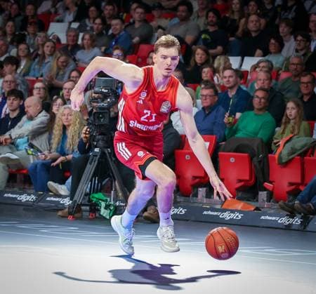 Justus Hollatz 21 FC Bayern Muenchen Basketball in action, FC Bayern Muenchen Basketball vs Niners Chemnitz, easyCredit BBL, Basketball, Bundesliga, Men, Main Round, April 12, 2026 Muenchen Bayern Germany Copyright: xkolbert-press MartinxAgüerax