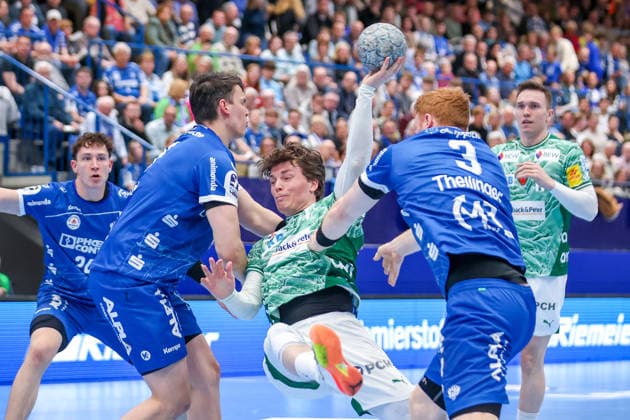 2026 04 12, xkwix, Handball, HBL, TBV Lemgo Lippe Füchse Berlin, PHOENIX CONTACT arena, 28 Matchday, Season 2025 2026 Nils Lichtlein Füchse Berlin 17 throwing in a duel with Nicolai Theilinger TBV Lemgo Lippe 3 DFB regulations prohibit any use of photographs as image sequences and or quasi video Photo xKamilxWilkowskixPressefotoKochx Nordrhein Westfalen Germany