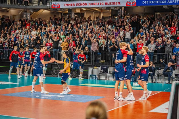 Volleyball mens Bundesliga playoffs semi-finals 2025 2026 SVG Lüneburg vs SWD powervolleys Düren 12 04 2026 The SVG Lüneburg team cheers