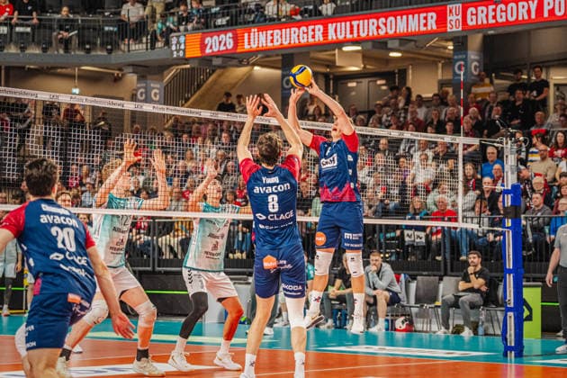 Volleyball Mens Bundesliga Playoffs Semifinals 2025 2026 SVG Lüneburg vs SWD powervolleys Düren 12 04 2026 Santeri Välimaa 12 SVG Lüneburg plays the ball to