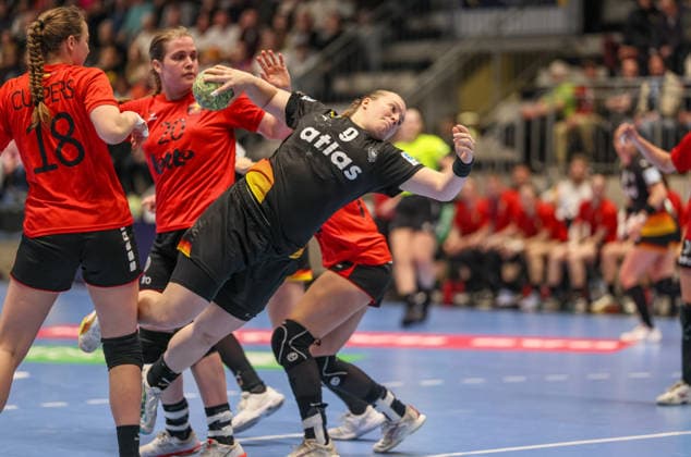 GER, Hamm, Germany vs Belgium, EHF EURO Qualifiers, Handball, EHF, Season 2025 2026, WESTPRESS arena, 6 Matchday in picture v l Willemijn Cuypers Belgium Handball Women 18 , Lisa Antl Germany 9 DFB DFL REGULATIONS PROHIBIT ANY USE OF PHOTOGRAPHS AS IMAGE SEQUENCES AND OR QUASI VIDEO, 12 04 2026 Copyright: HMBxMedia HendrikxHamelau