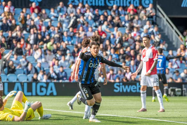 Dorsal 5 ALberto Reina player of Real Oviedo, Play in action, La Liga April 12, 2026 matchday 31 RC Celta Real Oviedo Estadio Abanca Balaidos Vigo CElebracion first goal Vigo Pontevedra Spain Copyright: xLuisxLorenzox