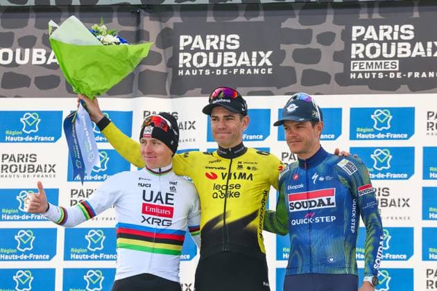ROUBAIX : Paris Roubaix 2026 PHOTOPQR VOIX DU NORD BAZIZ CHIBANE ; 12 04 2026 ; ROUBAIX - 12 04 2026 : L enfer du Nord, le Paris Roubaix a eu lieu ce jour. Wout Van Aert est sorti vainqueur de l epreuve devant le champion du monde Tadej Pogacar et Jasper Stuyven le troisieme. PHOTO : BAZIZ CHIBANE LA VOIX DU NORD 1 NORD France  Copyright: xPHOTOPQR VOIXxDUxNORD MAXPPPxBAZIZxCHIBANEx 20260412VDN0908 20260412VDN0908