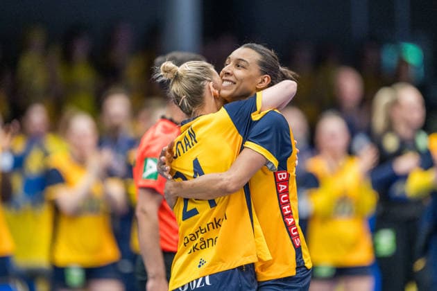 260412 Nathalie Hagman and Jamina Roberts of Sweden celebrate after the women s EHF Euro Qualification handball match between Sweden and Lithuania on April 12, 2026 in Kosta Photo Suvad Mrkonjic BILDBYRAN COP 170 SM0457 handball handball handball kval em em kval qualification womens ehf euro qualification sverige sweden litauen lithuania dam bbeng jubel  Copyright: SUVADxMRKONJIC BB260412SM062
