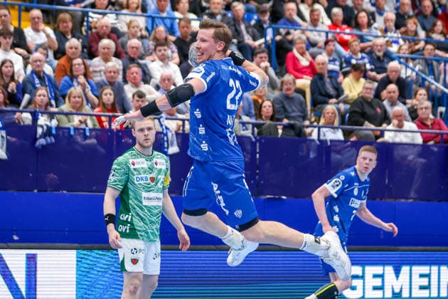 2026 04 12, xkwix, Handball, HBL, TBV Lemgo Lippe Füchse Berlin, PHOENIX CONTACT arena, 28 Spieltag, Saison 2025 2026 Adam Nyfjäll TBV Lemgo Lippe 22 beim Wurf DFB regulations prohibit any use of photographs as image sequences and or quasi video Photo xKamilxWilkowskixPressefotoKochx Nordrhein Westfalen Germany