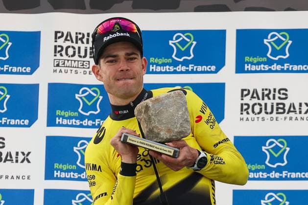 ROUBAIX : Paris Roubaix 2026 PHOTOPQR VOIX DU NORD BAZIZ CHIBANE ; 12 04 2026 ; ROUBAIX - 12 04 2026 : L enfer du Nord, le Paris Roubaix a eu lieu ce jour. Wout Van Aert est sorti vainqueur 1 NORD France  Copyright: xPHOTOPQR VOIXxDUxNORD MAXPPPxBAZIZxCHIBANEx 20260412VDN0891 20260412VDN0895