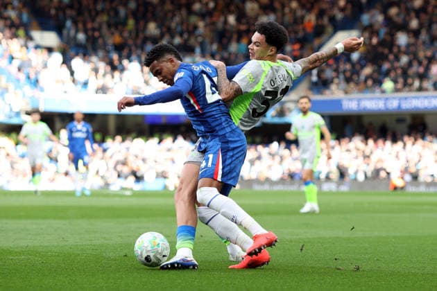 Chelsea gegen Man City 12. April 2026, London Premier League Fußball Chelsea gegen Manchester City Estevao Willian von Chelsea und Nico O™Reilly von Manchester City Foto Charlotte Wilson Abseits London UK  Copyright: xCharlottexWilsonx xOffsidexOffside