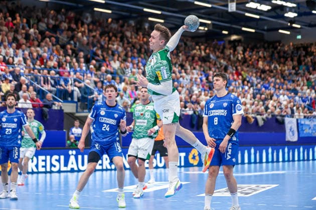 2026 04 12, xkwix, Handball, HBL, TBV Lemgo Lippe Füchse Berlin, PHOENIX CONTACT arena, 28 Spieltag, Saison 2025 2026 Lasse Andersson Füchse Berlin 11 beim Wurf DFB regulations prohibit any use of photographs as image sequences and or quasi video Photo xKamilxWilkowskixPressefotoKochx Nordrhein Westfalen Germany