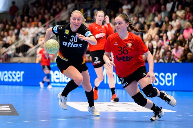 Handball, Womens European Championship Qualification, Germany Belgium, 2nd round, Group 3, Matchday 6 Jenny Behrend Germany , Lemke Daniels Belgium Hamm Westpress Arena Nordrhein Westfalen Germany