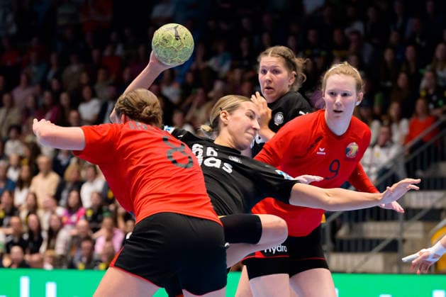 Handball, Womens European Championship Qualification, Germany Belgium, 2nd round, Group 3, Matchday 6 from left in duel Nele Antonissen Belgium and Dana Bleckmann Germany , Sien Buelens Belgium Hamm Westpress Arena Nordrhein Westfalen Germany