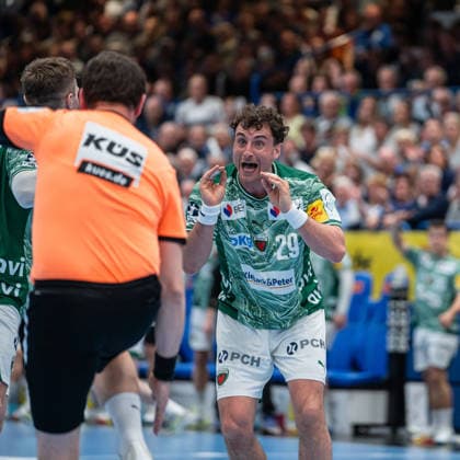 TBV Lemgo Lippe GER vs Fuechse Berlin GER , Handball, Daikin Handball Bundesliga, 28 Matchday, 12 4 2026, Season 2025 2026, Lemgo Lukas Herburger Fuechse Berlin, 29 complains to the referee Lemgo Phoenix Contact Arena Germany