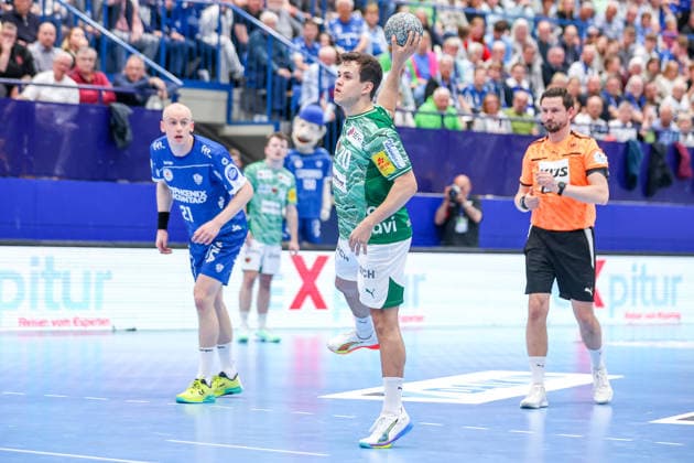 2026 04 12, xkwix, Handball, HBL, TBV Lemgo Lippe Füchse Berlin, PHOENIX CONTACT arena, 28 Spieltag, Saison 2025 2026 Tim Freihöfer Füchse Berlin 20 beim Freiwurf DFB regulations prohibit any use of photographs as image sequences and or quasi video Photo xKamilxWilkowskixPressefotoKochx Nordrhein Westfalen Germany