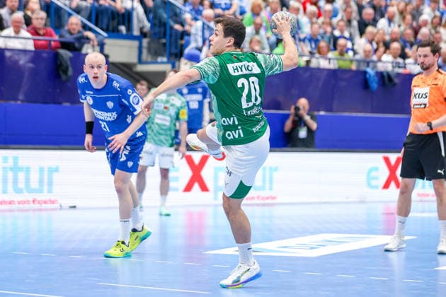 2026 04 12, xkwix, Handball, HBL, TBV Lemgo Lippe Füchse Berlin, PHOENIX CONTACT arena, 28 Spieltag, Saison 2025 2026 Tim Freihöfer Füchse Berlin 20 beim Freiwurf DFB regulations prohibit any use of photographs as image sequences and or quasi video Photo xKamilxWilkowskixPressefotoKochx Nordrhein Westfalen Germany