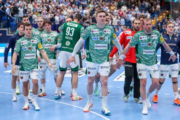 2026 04 12, xkwix, Handball, HBL, TBV Lemgo Lippe Füchse Berlin, PHOENIX CONTACT arena, 28 Matchday, Season 2025 2026 Cheering to the fans of Tim Freihöfer Füchse Berlin 20 , Lasse Andersson Füchse Berlin 11 and Max Darj Füchse Berlin 5 DFB regulations prohibit any use of photographs as image sequences and or quasi video Photo xKamilxWilkowskixPressefotoKochx Nordrhein Westfalen Germany