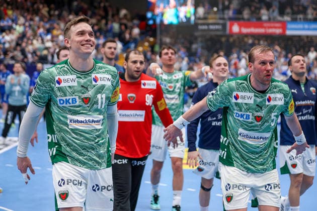 2026.04.12, xkwix, Handball, HBL, TBV Lemgo Lippe - Füchse Berlin, PHOENIX CONTACT arena, 28.Spieltag, Saison 2025 2026: Jubel zu den Fans von Lasse Andersson (Füchse Berlin 11) und Max Darj (Füchse Berlin 5) DFB regulations prohibit any use of photographs as image sequences and or quasi-video. Photo: xKamilxWilkowskixPressefotoKochx Nordrhein-Westfalen Deutschland *** 2026 04 12, xkwix, Handball, HBL, TBV Lemgo Lippe Füchse Berlin, PHOENIX CONTACT arena, 28 Matchday, Season 2025 2026 Cheers to the fans of Lasse Andersson Füchse Berlin 11 and Max Darj Füchse Berlin 5 DFB regulations prohibit any use of photographs as image sequences and or quasi video Photo xKamilxWilkowskixPressefotoKochx Nordrhein Westfalen Germany