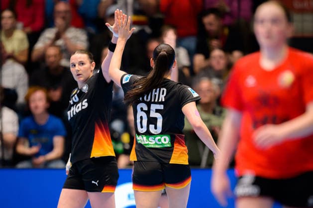 Handball, Womens European Championship Qualification, Germany Belgium, 2nd round, Group 3, Matchday 6 Mareike Thomaier Germany , Chiara Rohr Germany Hamm Westpress Arena Nordrhein Westfalen Germany