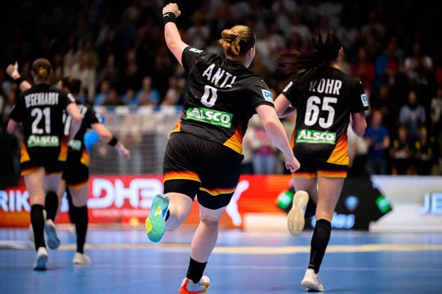 Handball, Womens European Championship Qualification, Germany Belgium, 2nd round, Group 3, Matchday 6 Lisa Antl Germany Jubel Freude Emotion Hamm Westpress Arena Nordrhein Westfalen Germany