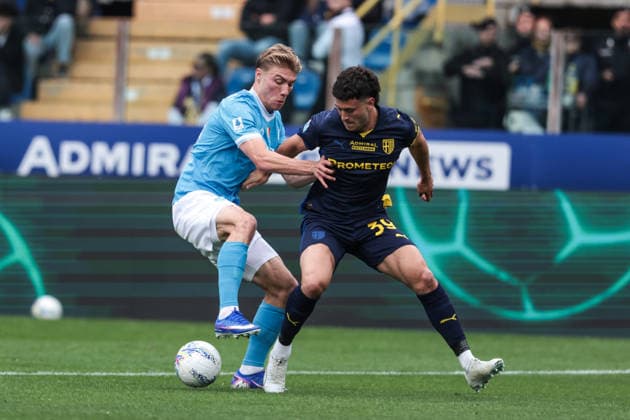 Parma Calcio 1913 v SSC Napoli - Serie A Rasmus Hojlund of SSC Napoli and Alessandro Circati of Parma Calcio 1913 during the Serie A football match between Parma Calcio 1913 and SSC Napoli at Ennio Tardini Stadium in Parma, Italy, on April 12, 2026. Parma Italy  Copyright: xEmanuelexComincinix originalFilename:comincini-parmacal260412_npVmb.jpg