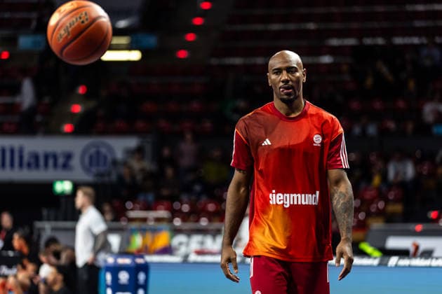 GER, easy Credit Basketball Bundesliga, FC Bayern München Basketball Niners Chemnitz 12 04 2026, BMW Park, Munich, GER, easy Credit Basketball Bundesliga, FC Bayern München Basketball Niners Chemnitz Isiaha Mike FC Bayern München Basketball 22 Foto Alexander Trienitz München BMW Park Bayern Deutschland