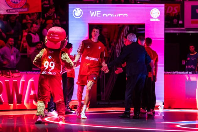 GER, easy Credit Basketball Bundesliga, FC Bayern München Basketball Niners Chemnitz 12 04 2026, BMW Park, Munich, GER, easy Credit Basketball Bundesliga, FC Bayern München Basketball Niners Chemnitz Vladimir LuÄiÄ‡ Vladimir Lucic FC Bayern München Basketball 11 at the team presentation Photo Alexander Trienitz Munich BMW Park Bayern Germany