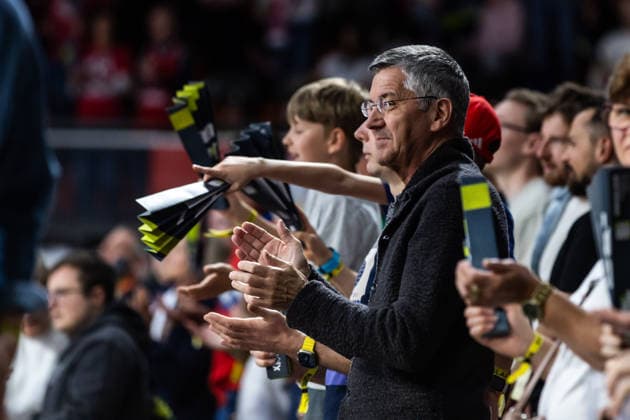 GER, easy Credit Basketball Bundesliga, FC Bayern München Basketball Niners Chemnitz 12 04 2026, BMW Park, Munich, GER, easy Credit Basketball Bundesliga, FC Bayern München Basketball Niners Chemnitz Herbert Hainer, FC Bayern President Photo Alexander Trienitz Munich BMW Park Bayern Germany