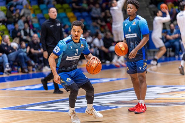 Basketball Bundesliga BBL, Frankfurt Skyliners vs MLP Academics Heidelberg, Süwag Energie Arena Frankfurt am Main 12 04 2026 Basketball Bundesliga BBL, Frankfurt am Main, Germany 12 04 2026 Garai Zeeb Frankfurt Skyliners, 3 and Nahiem Alleyne Frankfurt Skyliners, 4 at Warm Up, Basketball Bundesliga BBL, Match of Frankfurt Skyliners vs MLP Academics Heidelberg, Süwag Energie Arena Frankfurt am Main Copyright: xBEAUTIFULxSPORTS Freudensteinx