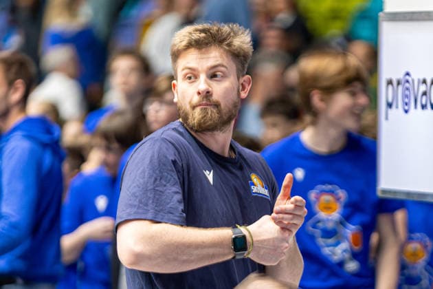 Basketball Bundesliga BBL, Frankfurt Skyliners vs MLP Academics Heidelberg, Süwag Energie Arena Frankfurt am Main 12 04 2026 Basketball Bundesliga BBL, Frankfurt am Main, Germany 12 04 2026 Joe Reddish Assistant Coach Frankfurt Skyliners before the game, Basketball Bundesliga BBL, Game of Frankfurt Skyliners vs MLP Academics Heidelberg, Süwag Energie Arena Frankfurt am Main Copyright: xBEAUTIFULxSPORTS Freudensteinx