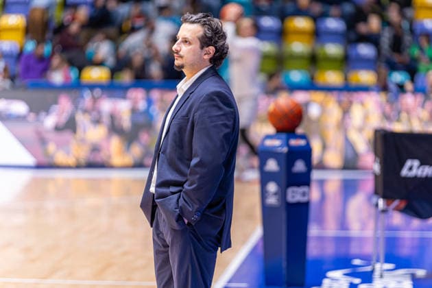 Basketball Bundesliga BBL, Frankfurt Skyliners vs MLP Academics Heidelberg, Süwag Energie Arena Frankfurt am Main 12 04 2026 Basketball Bundesliga BBL, Frankfurt am Main, Germany 12 04 2026 Sepehr Tarrah Assistant Coach Frankfurt Skyliners before the game, Basketball Bundesliga BBL, Game of Frankfurt Skyliners vs MLP Academics Heidelberg, Süwag Energie Arena Frankfurt am Main Copyright: xBEAUTIFULxSPORTS Freudensteinx