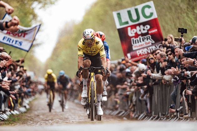 2026 Paris Roubaix Picture by Zac Williams SWpix.com - 12 04 2026 - Cycling - 2026 Paris Roubaix - Wout Van Aert, Visma Lease a Bike. Copyright: x xSWpix.comx(t axPhotographyxHubxLtd)xZacxWilliams SWpix.comx SWP-2645