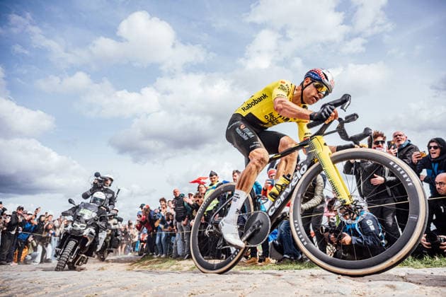 2026 Paris Roubaix Picture by Zac Williams SWpix.com - 12 04 2026 - Cycling - 2026 Paris Roubaix - Wout Van Aert, Visma Lease a Bike. Copyright: x xSWpix.comx(t axPhotographyxHubxLtd)xZacxWilliams SWpix.comx SWP-2645