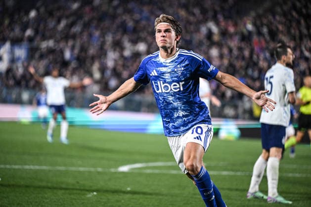 Nico Paz of Calcio Como celebrating after a goal during the Italian Serie A football match between Calcio Como and Inter FC on 12 of Avril 2026 at the Giuseppe Senigallia stadium in Como, Italy  Copyright: xTizianoxBallabio IPAxSportx xipa-agency.netx xx IPA_73924284 IPA_Agency_IPA73924284