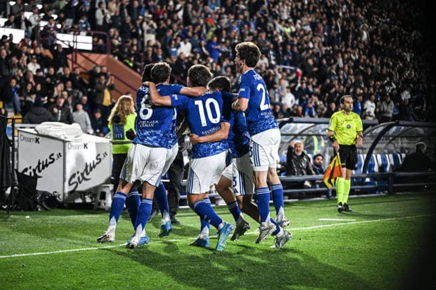 Team of Calcio Como celebrating after a goal during the Italian Serie A football match between Calcio Como and Inter FC on 12 of Avril 2026 at the Giuseppe Senigallia stadium in Como, Italy  Copyright: xTizianoxBallabio IPAxSportx xipa-agency.netx xx IPA_73924304 IPA_Agency_IPA73924304