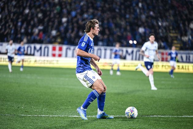 CALCIO - Serie A - Como 1907 vs Inter - FC Internazionale Nico Paz of Calcio Como in action during the Italian Serie A football match between Calcio Como and Inter FC on 12 of Avril 2026 at the Giuseppe Senigallia stadium in Como, Italy Como Italy  Copyright: xIPAxSport ABACAx