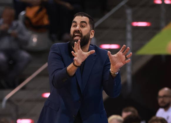 Head coach Ramon Diaz Sanchez Braunschweig , Bonn, Germany, 12 04 2026, Basketball Bundesliga, Matchday 29, Telekom Baskets Bonn vs Basketball Löwen Braunschweig
