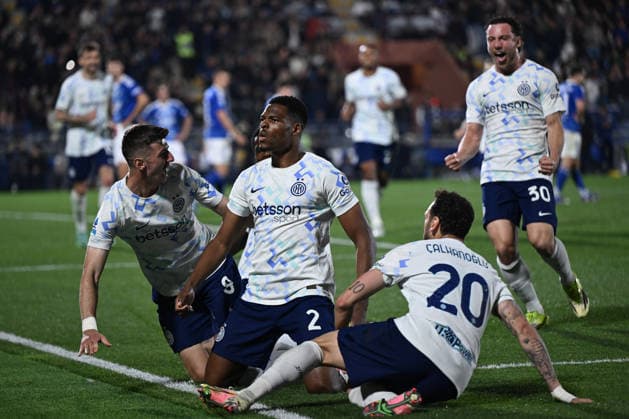 Db Como 12 04 2026 - campionato di calcio serie A Como-Inter foto Daniele Buffa Image nella foto: esultanza gol Denzel Dumfries 