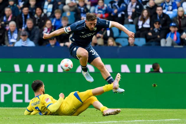 Mehmet Aydin Eintracht Braunschweig and Maximilian Wittek VfL Bochum battle for the ball during the 2 Bundesliga match between VfL Bochum and Eintracht Braunschweig, Vonovia Ruhrstadion on April 12, 2026 in Bochum, Germany, Germany Photo by Max Maiwald DeFodi Images Mehmet Aydin Eintracht Braunschweig and Maximilian Wittek VfL Bochum battle for the ball during the 2 Bundesliga match between VfL Bochum and Eintracht Braunschweig at Vonovia Ruhrstadion on April 12, 2026 in Bochum, Germany Photo by Max Maiwald DeFodi Images Photo by Max Maiwald DeFodi Images