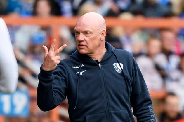 Trainer Uwe Roesler (VfL Bochum) gestikuliert waehrend des spiels der 2. Bundesliga zwischen VfL Bochum und Eintracht Braunschweig, Vonovia Ruhrstadion am 12. April 2026 in Bochum, Deutschland. (Foto von Max Maiwald DeFodi Images) +++ Trainer Uwe Roesler (VfL Bochum) gestures during the 2. Bundesliga match between VfL Bochum and Eintracht Braunschweig at Vonovia Ruhrstadion on April 12, 2026 in Bochum, Germany. (Photo by Max Maiwald DeFodi Images) (Photo by Max Maiwald DeFodi Images) - *** Coach Uwe Roesler VfL Bochum gestures during the 2 Bundesliga match between VfL Bochum and Eintracht Braunschweig, Vonovia Ruhrstadion on April 12, 2026 in Bochum, Germany, Germany Photo by Max Maiwald DeFodi Images Coach Uwe Roesler VfL Bochum gestures during the 2 Bundesliga match between VfL Bochum and Eintracht Braunschweig at Vonovia Ruhrstadion on April 12, 2026 in Bochum, Germany Photo by Max Maiwald DeFodi Images Photo by Max Maiwald DeFodi Images