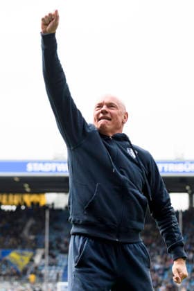 Coach Uwe Roesler VfL Bochum gestures to the fans during the 2 Bundesliga match between VfL Bochum and Eintracht Braunschweig, Vonovia Ruhrstadion on April 12, 2026 in Bochum, Germany, Germany Photo by Max Maiwald DeFodi Images Coach Uwe Roesler VfL Bochum gestures during the 2 Bundesliga match between VfL Bochum and Eintracht Braunschweig at Vonovia Ruhrstadion on April 12, 2026 in Bochum, Germany Photo by Max Maiwald DeFodi Images Photo by Max Maiwald DeFodi Images