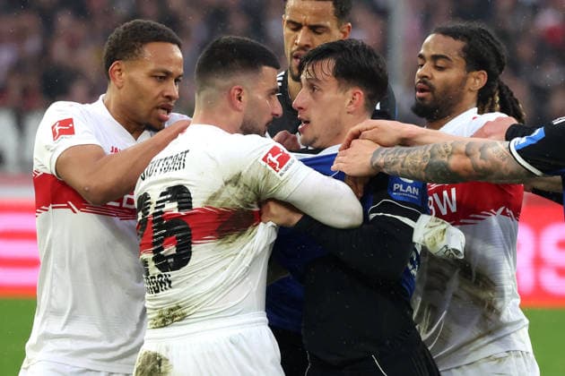 12.04.26 VfB Stuttgart - Hamburger SV Deutschland, Stuttgart, 12.04.2026, Fussball, Bundesliga, Saison 2025 2026, VfB Stuttgart - Hamburger SV: v.l. Deniz Undav (VfB Stuttgart), Nicolas Capaldo (Hamburger SV). *** 12 04 26 VfB Stuttgart Hamburger SV Germany, Stuttgart, 12 04 2026, Football, Bundesliga, Season 2025 2026, VfB Stuttgart Hamburger SV v l Deniz Undav VfB Stuttgart , Nicolas Capaldo Hamburger SV
