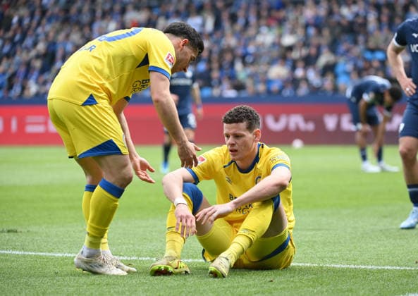 Robin Heußer Eintracht Braunschweig , Robin Heusser, Erencan Yardimci Eintracht Braunschweig , v li 12 04 2026, Fußball 2 Bundesliga, Saison 2025 2026, 29 Spieltag, VfL Bochum Eintracht Braunschweig 4 1 DFL regulations prohibit any use of photographs as image sequences and or quasi video Bochum Vonovia Ruhrstadion Nordrhein Westfalen Germany Team2
