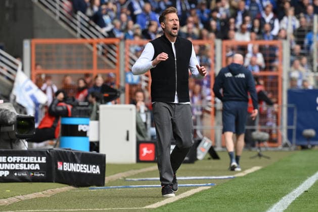Coach Lars Kornetka Eintracht Braunschweig 12 04 2026, Football 2 Bundesliga, Season 2025 2026, 29 Matchday, VfL Bochum Eintracht Braunschweig 4 1 DFL regulations prohibit any use of photographs as image sequences and or quasi video Bochum Vonovia Ruhrstadion Nordrhein Westfalen Germany Team2