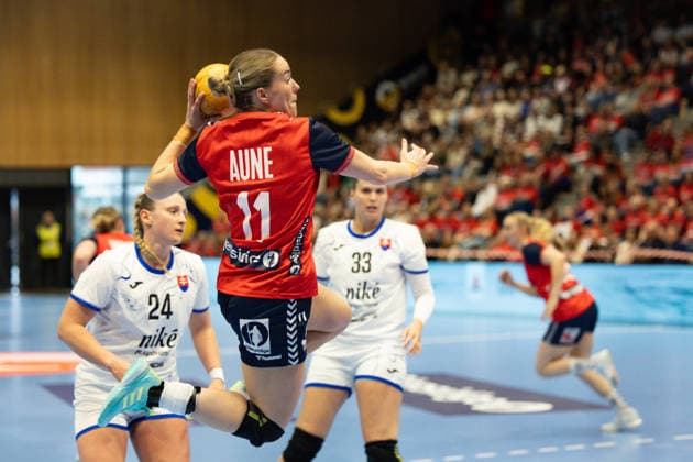 KRISTIANSAND, NORWAY - APRIL 12: Malin Aune of Norway shoots the ball during the Womens EHF Euro Cup 2026 match between Norway and Slovakia at Aquarama Arena on April 12, 2026 in Kristiansand, Norway. (Photo by Ane Frosaker Sports Press Photo) Copyright: xAnexFrosakerx xSPPx Sportspressphoto_SPR128631
