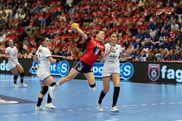 KRISTIANSAND, NORWAY - APRIL 12: Anniken Wollik of Norway shoots the ball during the Womens EHF Euro Cup 2026 match between Norway and Slovakia at Aquarama Arena on April 12, 2026 in Kristiansand, Norway. (Photo by Ane Frosaker Sports Press Photo) Copyright: xAnexFrosakerx xSPPx Sportspressphoto_SPR128657