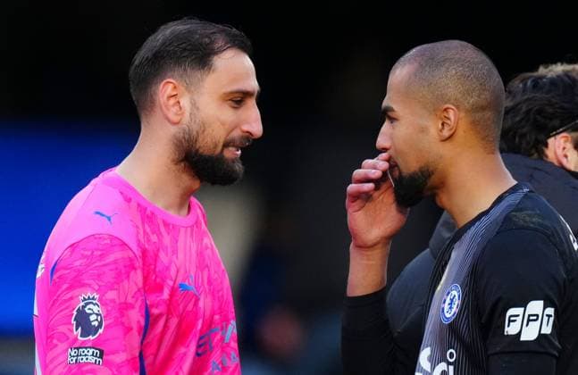 Manchester City goalkeeper Gianluigi Donnarumma and Chelsea goalkeeper Robert Sanchez talk at full time Chelsea v Manchester City, Premier League, Football, Stamford Bridge, London, UK - 12 Apr 2026London Stamford Bridge United Kingdom EDITORIAL USE ONLY No use with unauthorised audio, video, data, fixture lists, club league logos or live services. Online in-match use limited to 120 images, no video emulation. No use in betting, games or single club league player publications. Copyright: xJavierxGarcia Shutterstockx 16823620fl