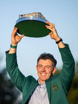 260412 Rory McIlroy of Northern Ireland celebrates with the Masters trophy during the Green Jacket Ceremony after winning the 2026 Masters Golf Tournament on April 12, 2026 in Augusta Photo Petter Arvidson BILDBYRAN kod PA PA1196 golf masters bbeng the masters augusta jubel  Copyright: PETTERxARVIDSON BB260412PA289