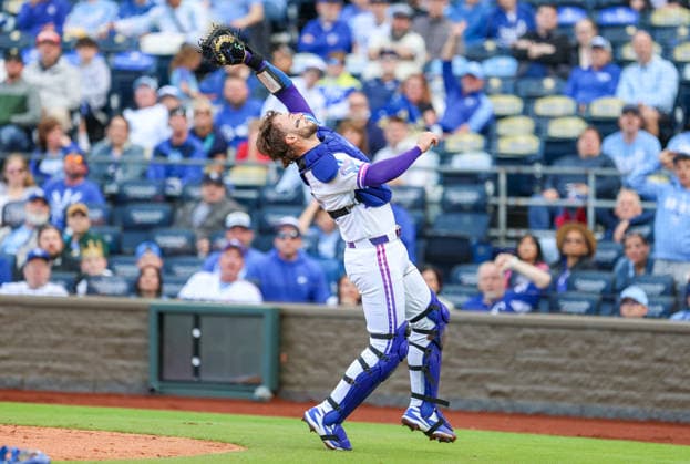 MLB, Baseball Herren, USA 2026: White Sox Vs Royals April 12th APR 12, 2026: Kansas City Royals catcher Carter Jensen (22) tries to field a pop fly against the Chicago White Sox at Kauffman Stadium in Kansas City, MO. Roman Puno CSM (Credit Image: Â Roman Puno Cal Media) Kansas City Missouri United States EDITORIAL USE ONLY Copyright: xx ZUMA-20260412_zma_c04_036.jpg RomanxPunox csmphotothree486018
