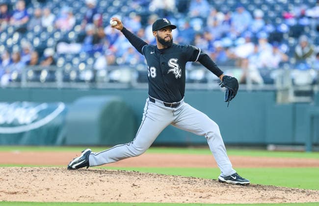 MLB, Baseball Herren, USA 2026: White Sox Vs Royals April 12th APR 12, 2026: Chicago White Sox relief pitcher Seranthony DomoÂ­nguez (58) comes in relief and got the save against the Kansas City Royals at Kauffman Stadium in Kansas City, MO. Roman Puno CSM (Credit Image: Â Roman Puno Cal Media) Kansas City Missouri United States EDITORIAL USE ONLY Copyright: xx ZUMA-20260412_zma_c04_057.jpg RomanxPunox csmphotothree486031