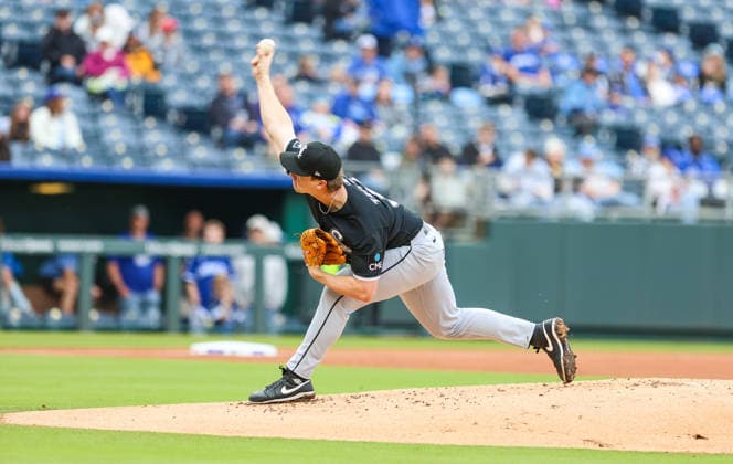 MLB, Baseball Herren, USA 2026: White Sox Vs Royals April 12th APR 12, 2026: Chicago White Sox relief pitcher Grant Taylor (31) throws a pitch against the Kansas City Royals at Kauffman Stadium in Kansas City, MO. Roman Puno CSM (Credit Image: Â Roman Puno Cal Media) Kansas City Missouri United States EDITORIAL USE ONLY Copyright: xx ZUMA-20260412_zma_c04_054.jpg RomanxPunox csmphotothree486034